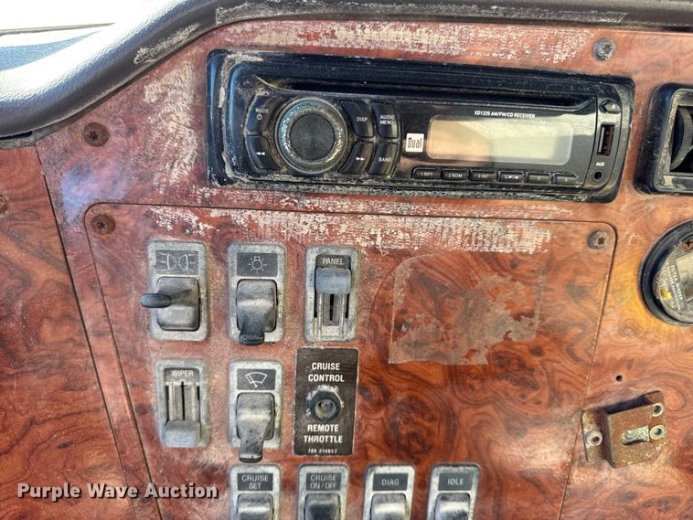 image for item DW6663 1996 International Paystar 5000 fertilizer delivery truck