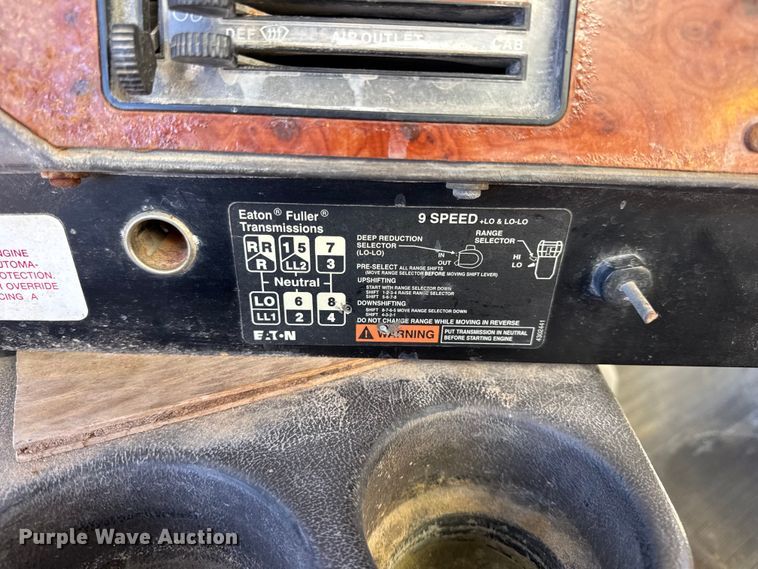 image for item DW6663 1996 International Paystar 5000 fertilizer delivery truck