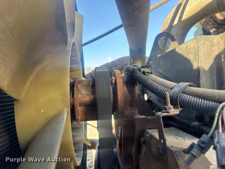 image for item DW6663 1996 International Paystar 5000 fertilizer delivery truck