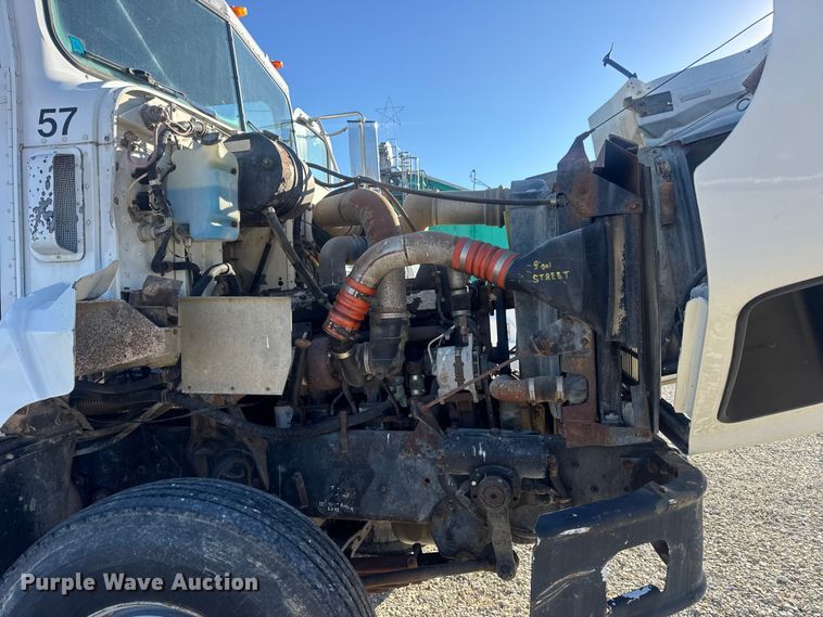 image for item DW6663 1996 International Paystar 5000 fertilizer delivery truck