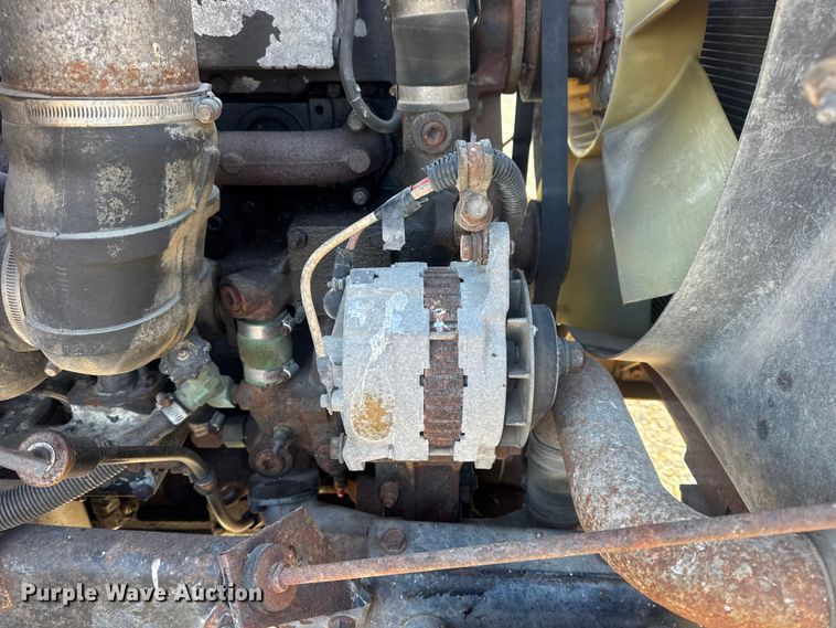 image for item DW6663 1996 International Paystar 5000 fertilizer delivery truck