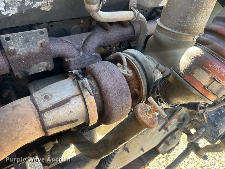 image for item DW6663 1996 International Paystar 5000 fertilizer delivery truck