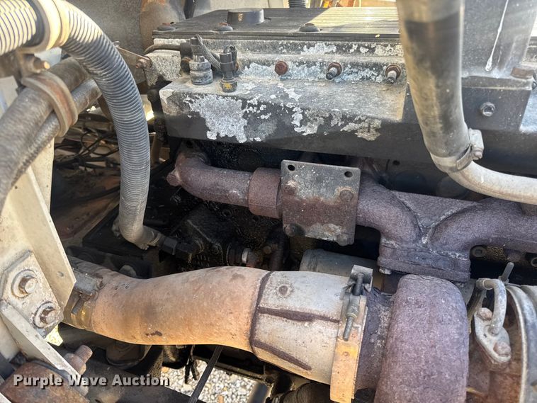 image for item DW6663 1996 International Paystar 5000 fertilizer delivery truck