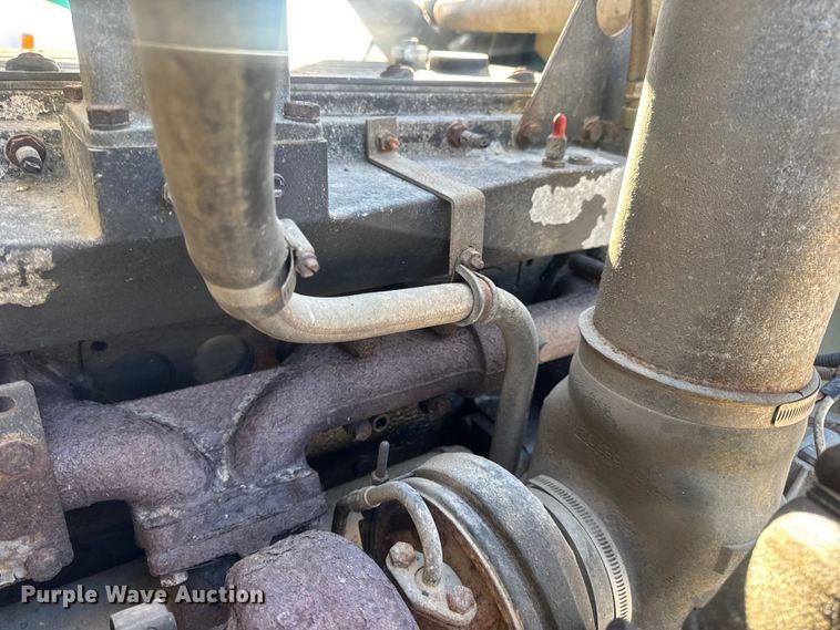 image for item DW6663 1996 International Paystar 5000 fertilizer delivery truck