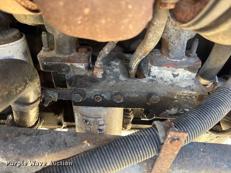 image for item DW6663 1996 International Paystar 5000 fertilizer delivery truck