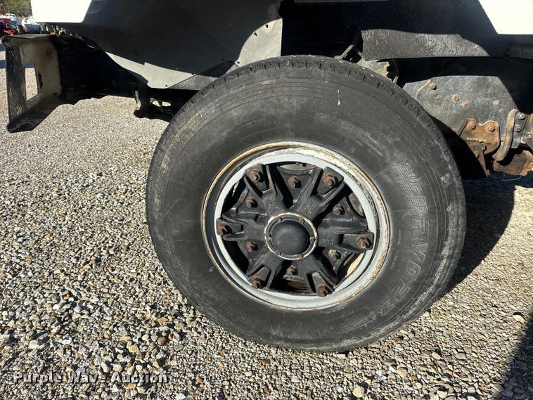 image for item DW6663 1996 International Paystar 5000 fertilizer delivery truck