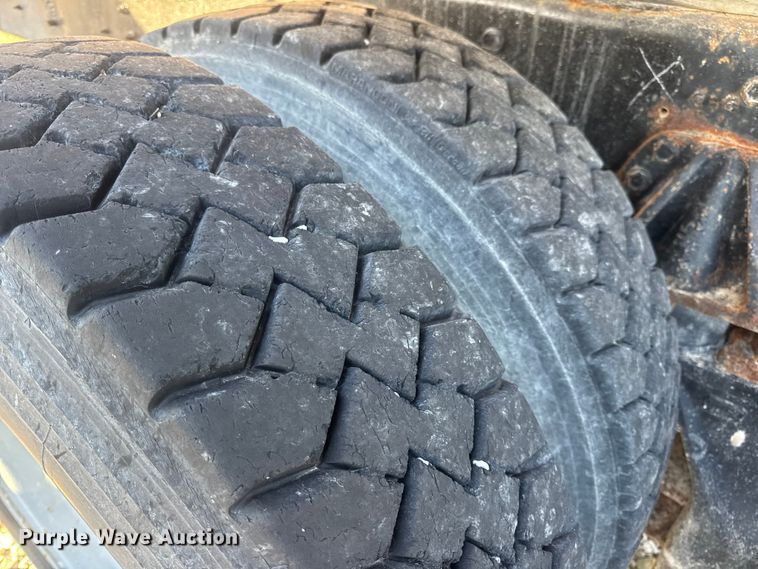 image for item DW6663 1996 International Paystar 5000 fertilizer delivery truck