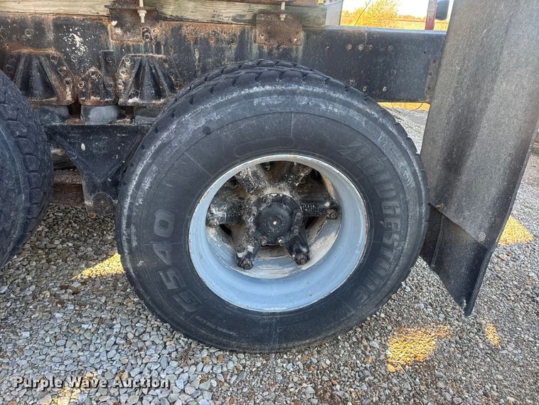 image for item DW6663 1996 International Paystar 5000 fertilizer delivery truck