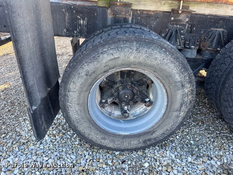 image for item DW6663 1996 International Paystar 5000 fertilizer delivery truck