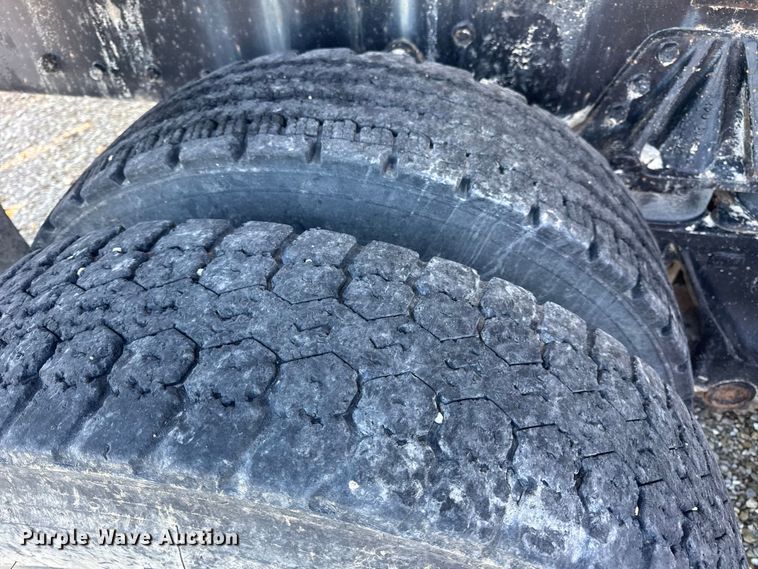 image for item DW6663 1996 International Paystar 5000 fertilizer delivery truck