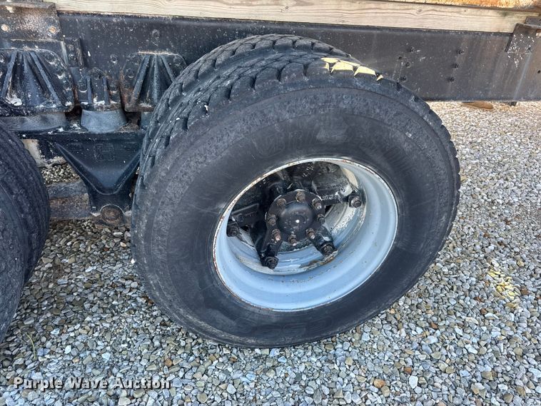 image for item DW6663 1996 International Paystar 5000 fertilizer delivery truck