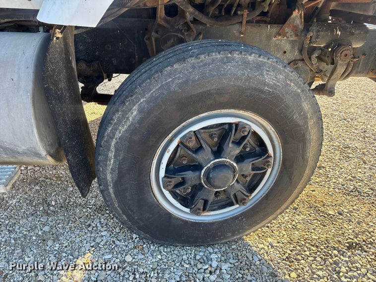 image for item DW6663 1996 International Paystar 5000 fertilizer delivery truck