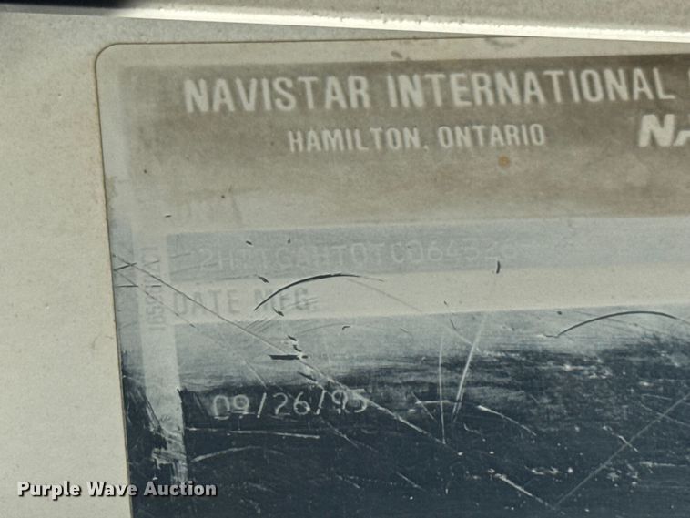 image for item DW6663 1996 International Paystar 5000 fertilizer delivery truck