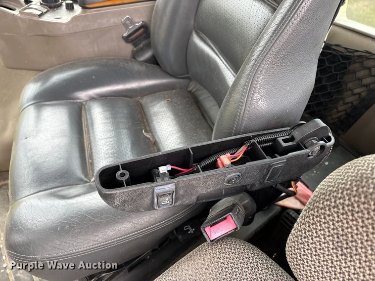 image for item DW7251 2010 Case IH Magnum 305 MFWD tractor