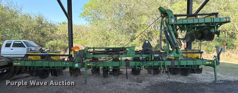 image for item DX5861 John Deere 1700 planter