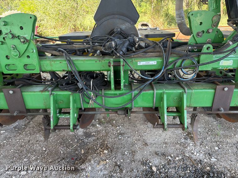 image for item DX5861 John Deere 1700 planter