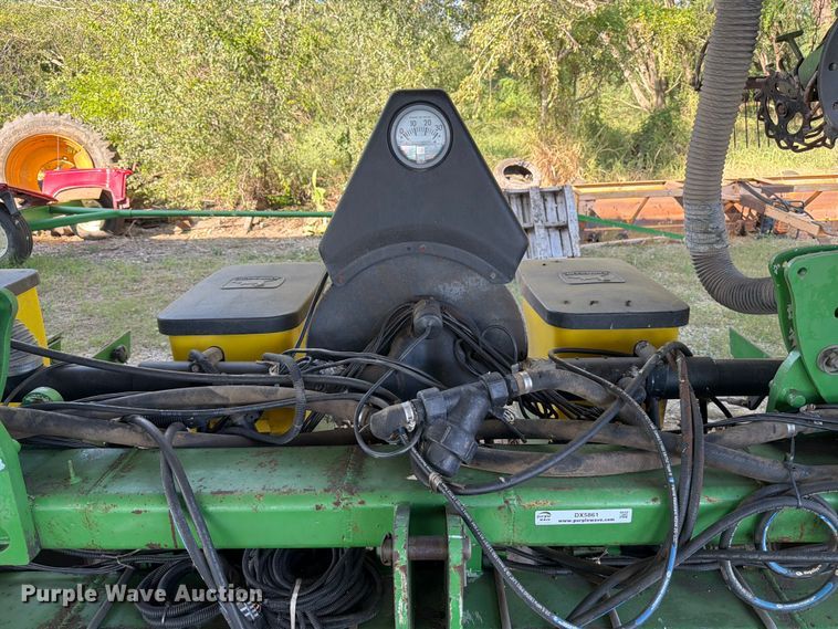 image for item DX5861 John Deere 1700 planter