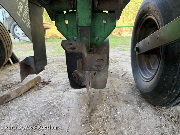 image for item DX5861 John Deere 1700 planter