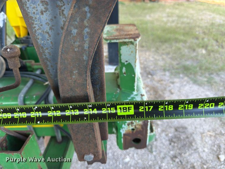 image for item DX5861 John Deere 1700 planter