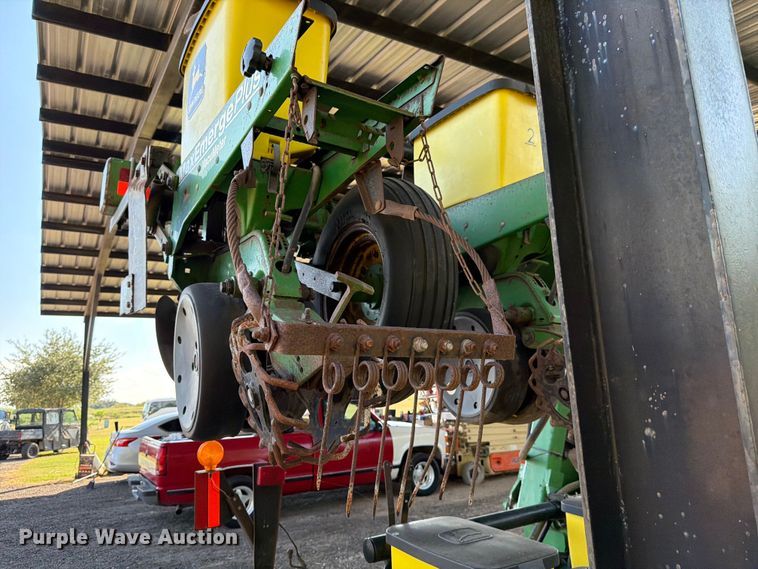 image for item DX5861 John Deere 1700 planter