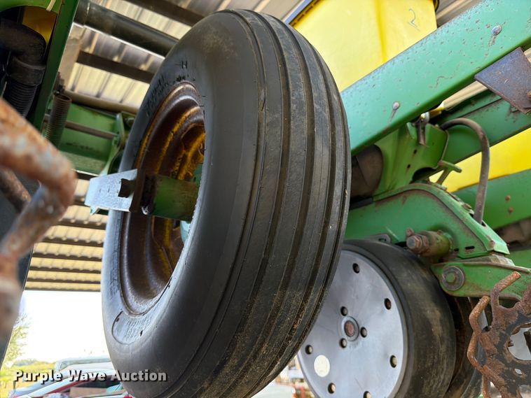 image for item DX5861 John Deere 1700 planter