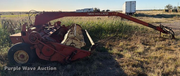 image for item DX5868 1986 New Holland 116 swather / windrower