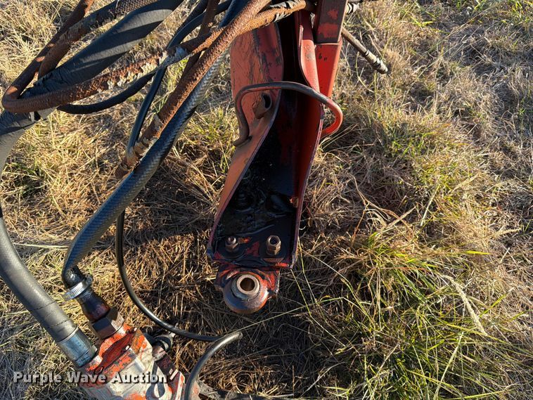 image for item DX5868 1986 New Holland 116 swather / windrower