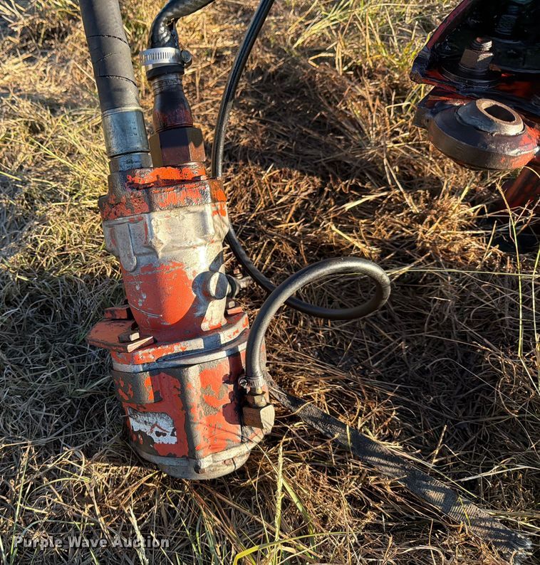 image for item DX5868 1986 New Holland 116 swather / windrower