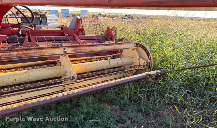 image for item DX5868 1986 New Holland 116 swather / windrower