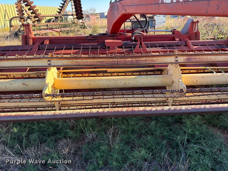 image for item DX5868 1986 New Holland 116 swather / windrower