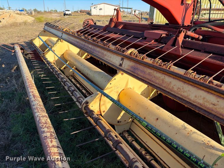image for item DX5868 1986 New Holland 116 swather / windrower