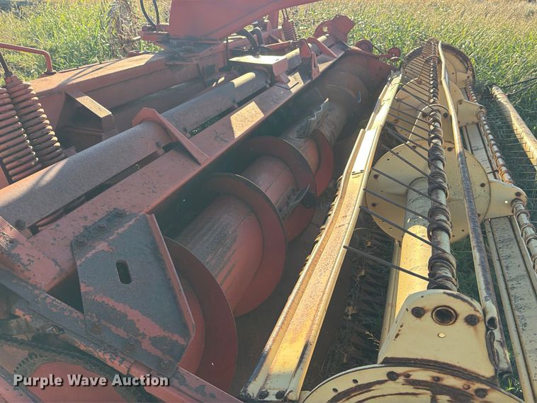 image for item DX5868 1986 New Holland 116 swather / windrower