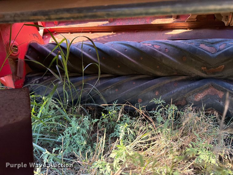 image for item DX5868 1986 New Holland 116 swather / windrower