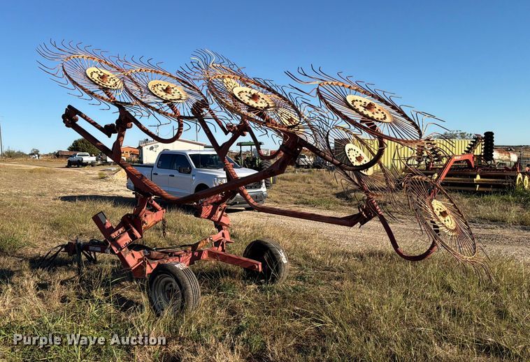 image for item DX5869 Sitrex H-90 V10 hay rake