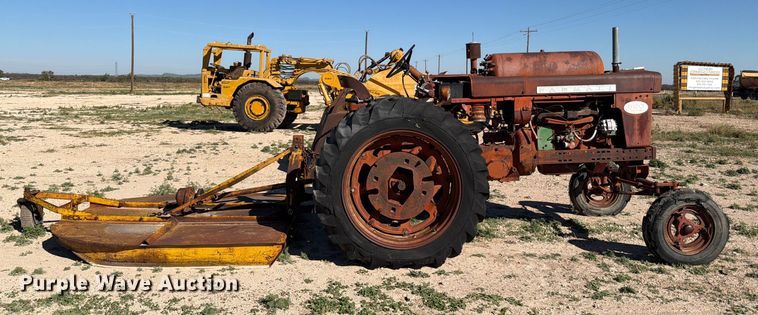 image for item DX5876 Farmall 560 tractor