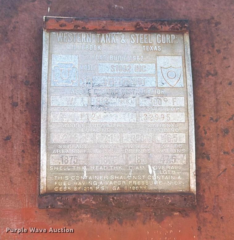 image for item DX5876 Farmall 560 tractor