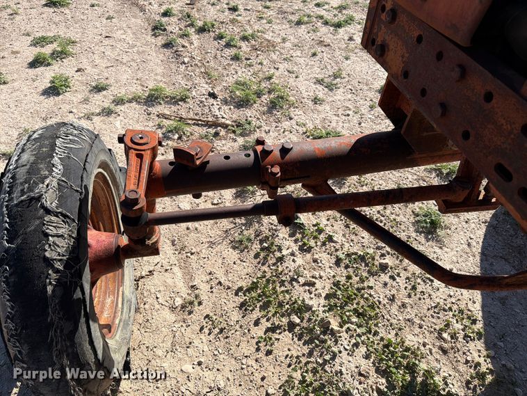 image for item DX5876 Farmall 560 tractor