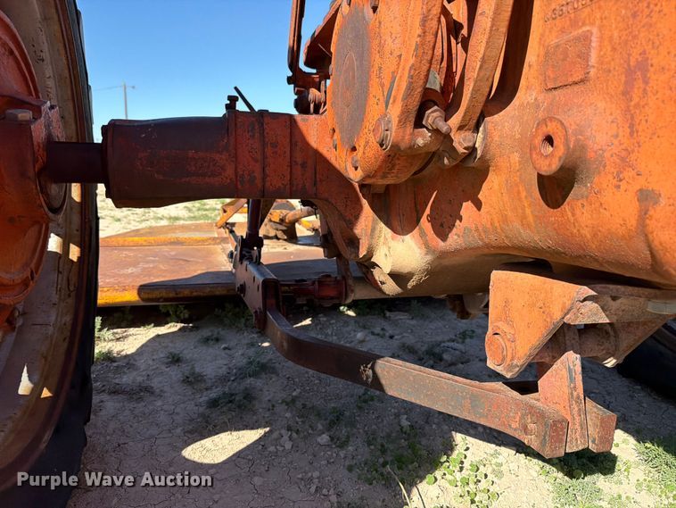 image for item DX5876 Farmall 560 tractor