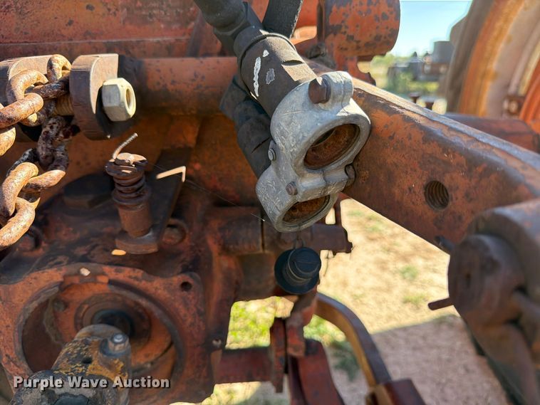 image for item DX5876 Farmall 560 tractor