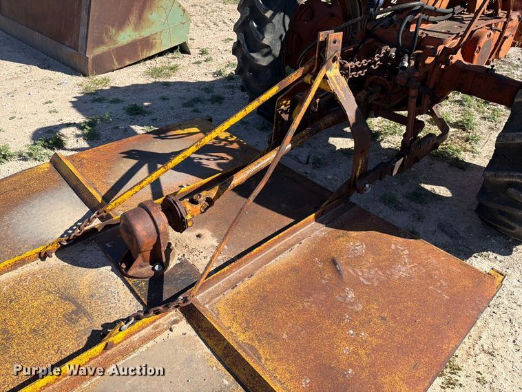 image for item DX5876 Farmall 560 tractor