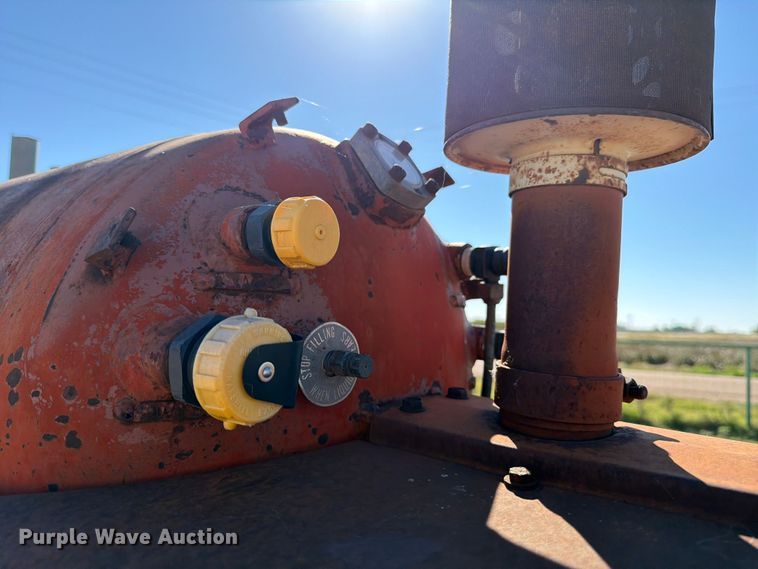 image for item DX5876 Farmall 560 tractor