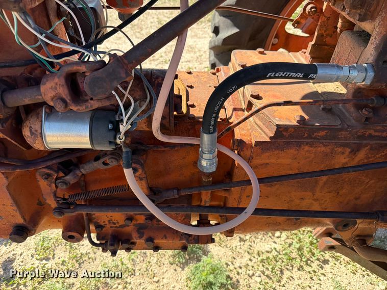 image for item DX5876 Farmall 560 tractor