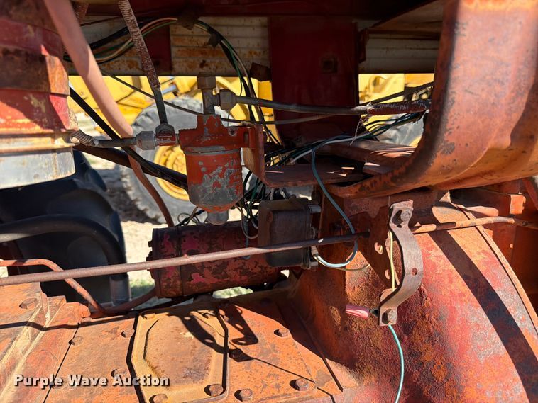 image for item DX5876 Farmall 560 tractor