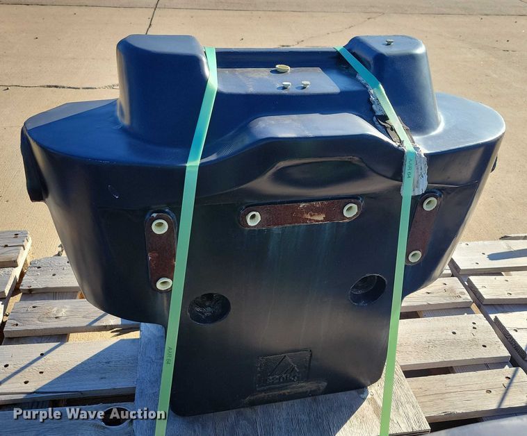 image for item DX6608 (6) AGCO 4276000M5 front weights