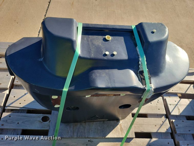 image for item DX6608 (6) AGCO 4276000M5 front weights