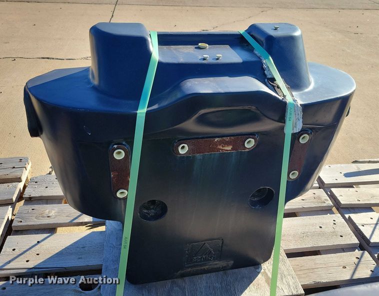 image for item DX6609 (6) AGCO 4276000M5 front weights