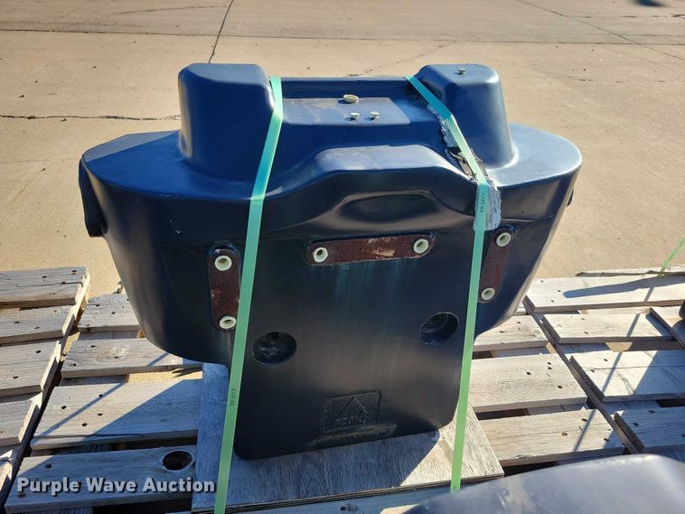 image for item DX6610 (6) AGCO 4276000M5 front weights