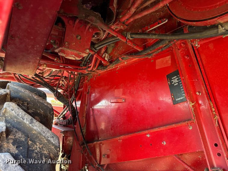 image for item DY8318 1993 Case IH 1666 RWA combine