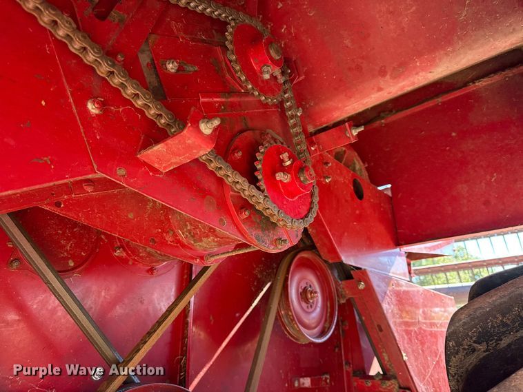 image for item DY8318 1993 Case IH 1666 RWA combine