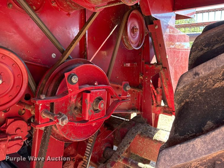 image for item DY8318 1993 Case IH 1666 RWA combine